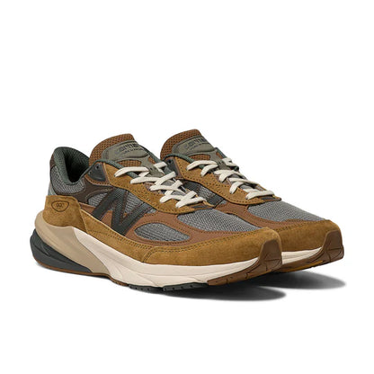 990v6 "Carhartt - Sculpture Center" Sneakers